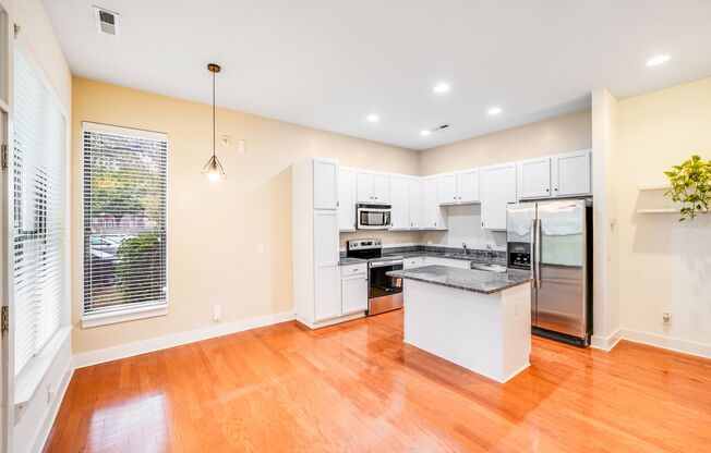 Spacious End-Unit Townhome in Steel Gardens – Walk to NoDa & Light Rail