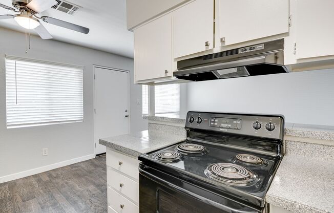 2 beds, 1 bath, 720 sqft, $1,100, Unit F-57