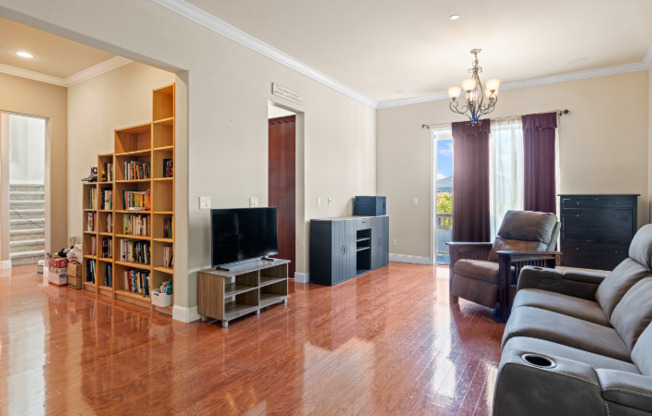 2011 BELLATERRA CT