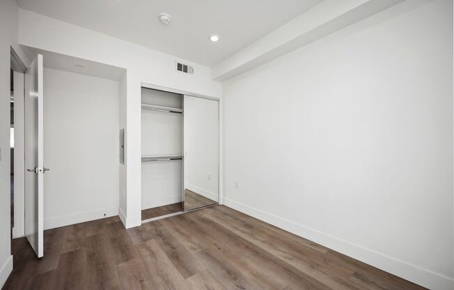 3 beds, 3 baths, 938 sqft, $3,441, Unit 208