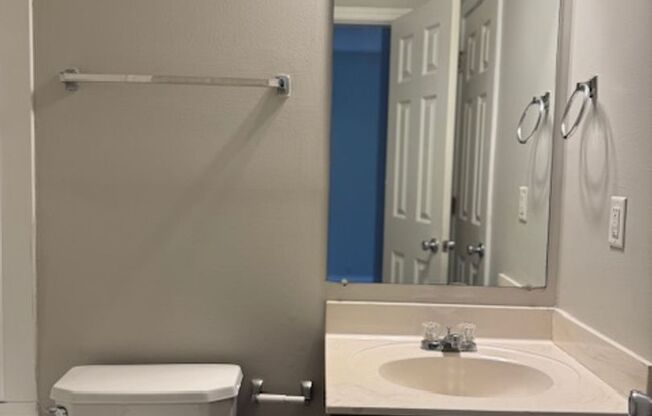 Stunning 4 BR / 3.5 Bath Townhome in Atlanta!