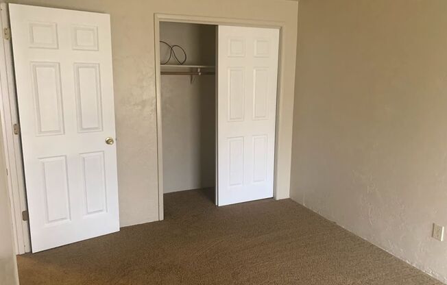 2 beds, 1 bath, 800 sqft, $1,475, Unit Wake 251 R