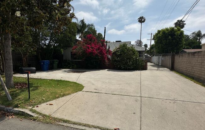 3 Bed, 2 Bath Home in Lake Balboa