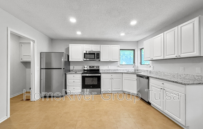 19307 E 105 ST S