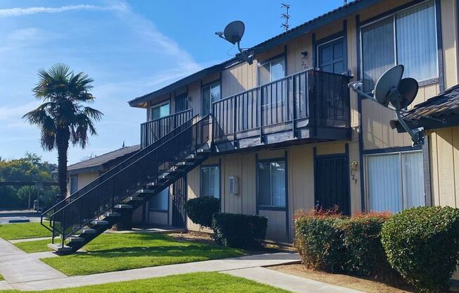 Studio, 1 bath, 400 sqft, $995, Unit 209