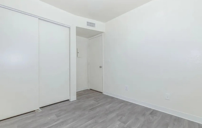 2 beds, 1 bath, 700 sqft, $899, Unit 146