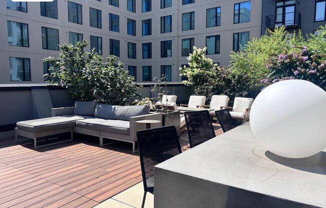 2 beds, 2 baths, $5,425, Unit 702