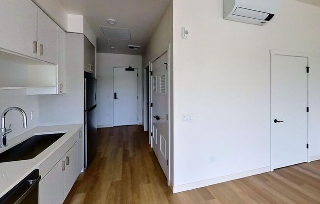 Studio, 1 bath, 584 sqft, $1,995