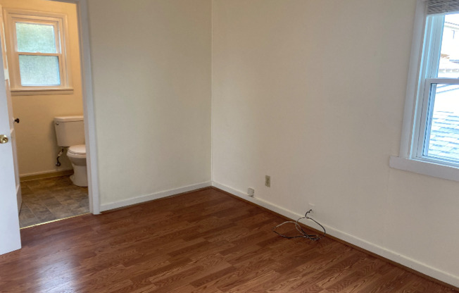 1208 WANDA AVE