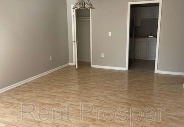 1 bed, 1 bath, 759 sqft, $1,075