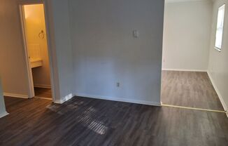 1 bed, 1 bath, 610 sqft, $605, Unit 4