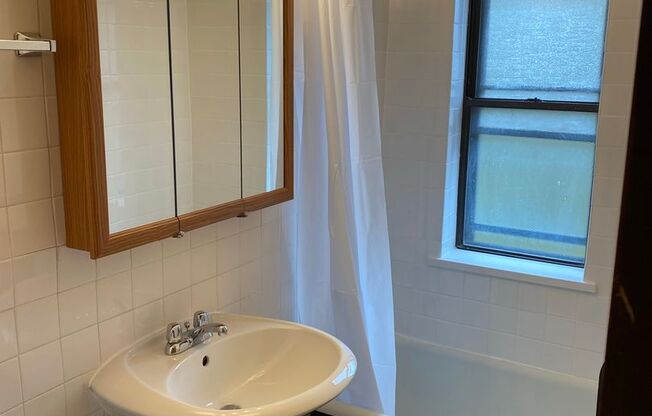 Studio, 1 bath, 320 sqft, $1,445, Unit 225-402