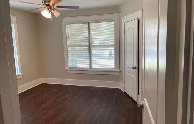 3 beds, 1 bath, $1,095