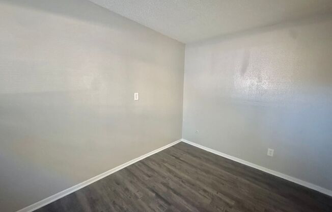 1 bed, 1 bath, 472 sqft, $1,045, Unit Unit 106