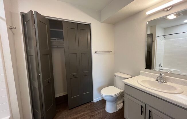 1 bed, 1 bath, 520 sqft, $1,300, Unit 21