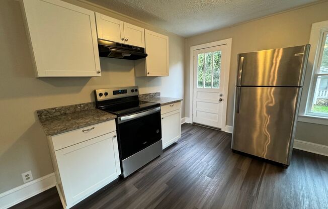 2 beds, 1 bath, $995