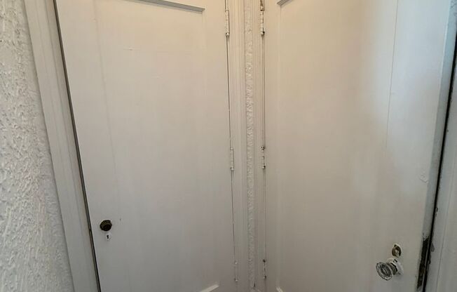 Studio, 1 bath, 308 sqft, $1,175, Unit Bayard Manor 207