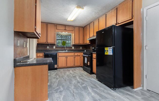 3 bdrm, 2 bath in Stone Mountain