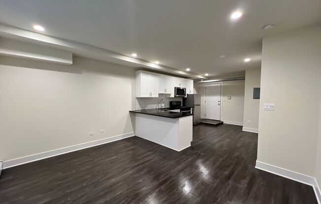 Studio, 1 bath, 457 sqft, $1,500, Unit GR 718-BS