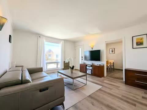 1782 47 AVE