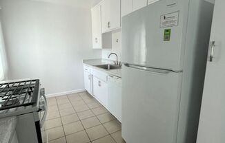 TARZANA 6150