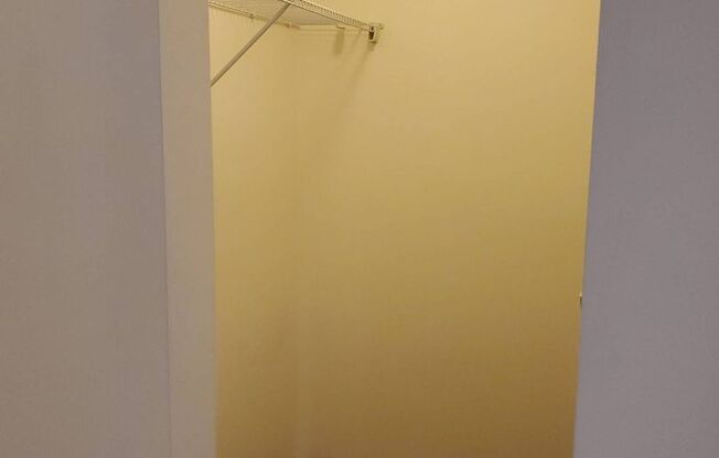 1 bed, 1 bath, 694 sqft, $1,300, Unit 304