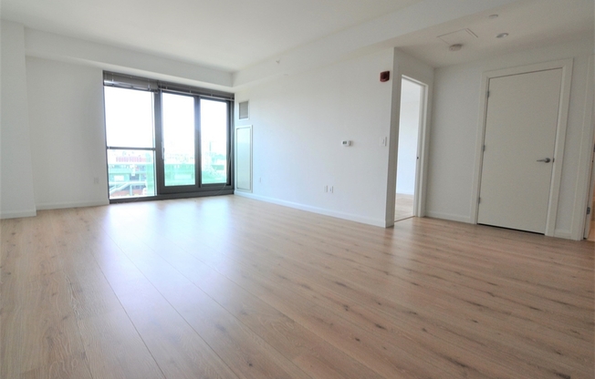 1 bed, 1 bath, 757 sqft, $3,800, Unit 921