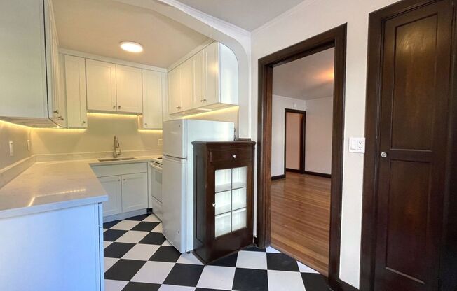 1 bed, 1 bath, 495 sqft, $1,575, Unit 110