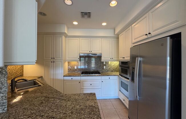Top floor Playa Vista Condo 2+2