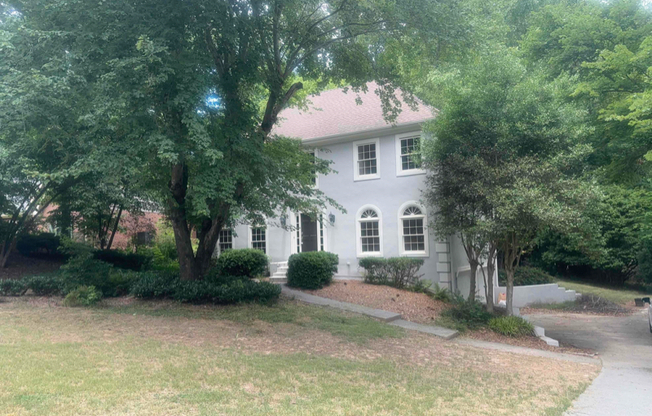 144 LAKESIDE DR NW