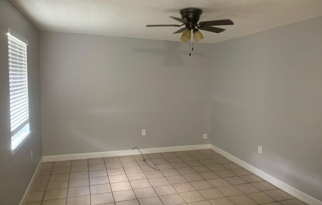 3 beds, 1 bath, $1,150