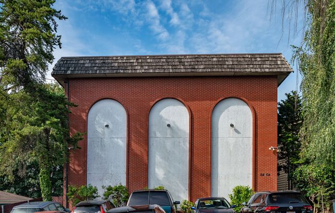 104 LIVE CLOSE TO CARKEEK PARK-6 MILES OF TRAILS!