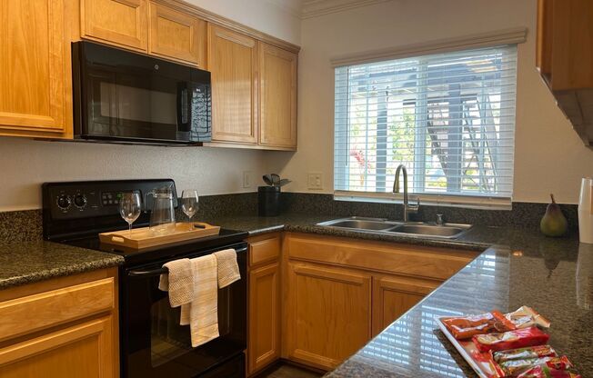 2 beds, 2 baths, 950 sqft, $2,920, Unit 1641B