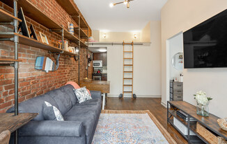 55 W 84 ST