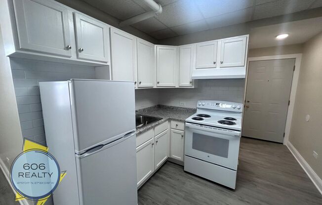 Studio, 1 bath, $995, Unit 6841-GW