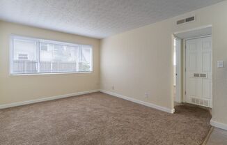 2 beds, 1 bath, $900, Unit 16