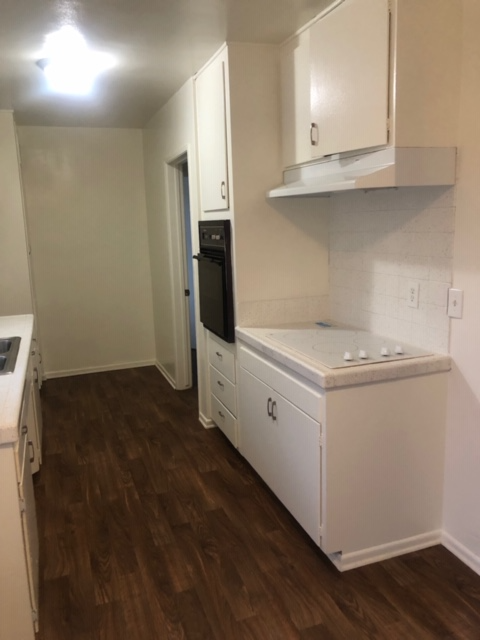 2 beds, 1 bath, 950 sqft, $2,675