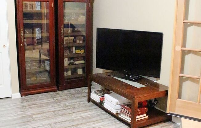 3 beds, 2.5 baths, $2,800