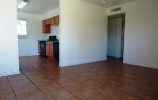 2 beds, 1 bath, 800 sqft, $1,395