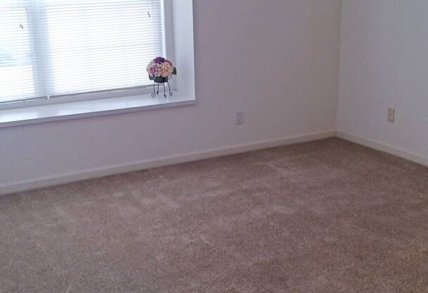 2 beds, 2 baths, 1,027 sqft, $1,535, Unit 410-102