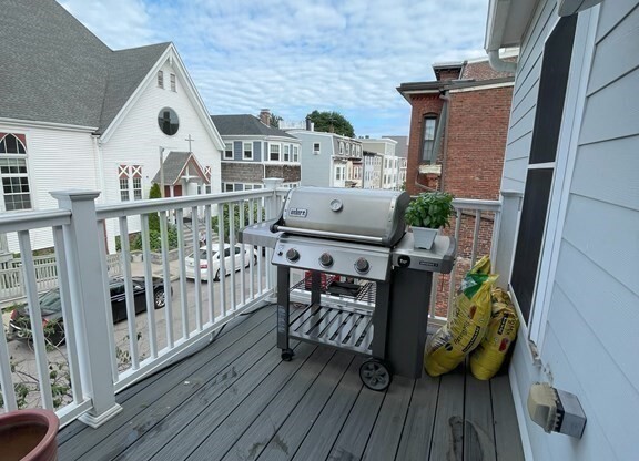 3 beds, 2 baths, 1,477 sqft, $5,200, Unit 3