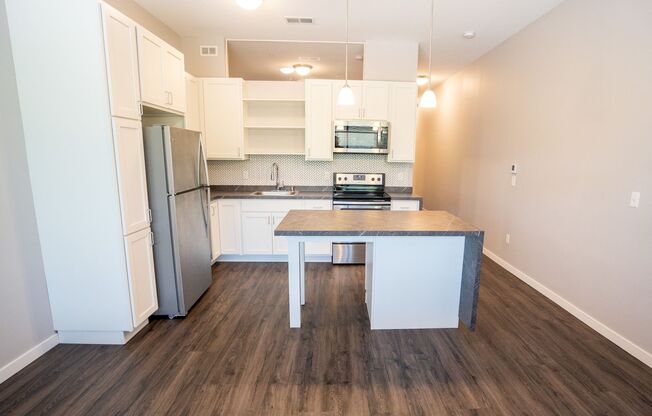 1 bed, 1 bath, 620 sqft, $1,299, Unit 161305