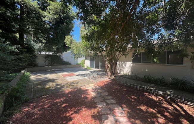 3BR 2BA House in the Hills of Palos Verdes