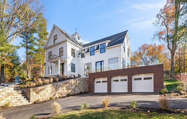 75 OUTLOOK DR