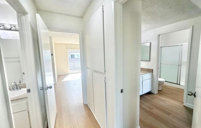 2 beds, 2 baths, 930 sqft, $2,500, Unit 22