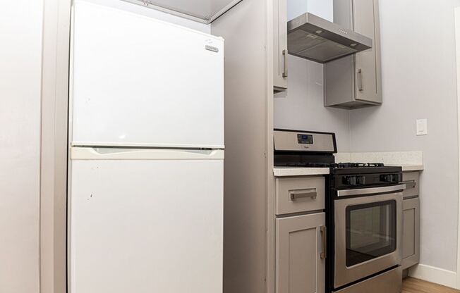 2 beds, 1 bath, $2,495, Unit 5425