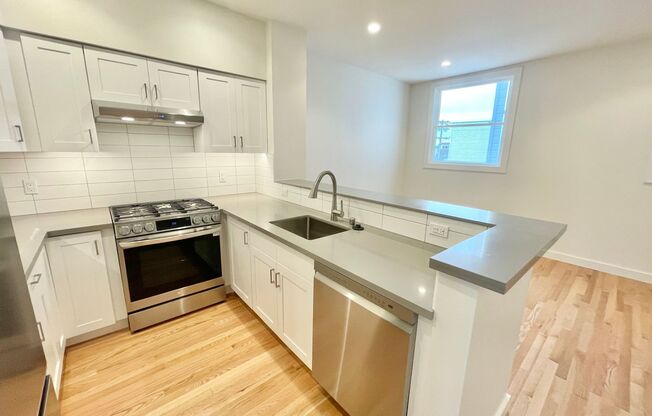 Newly Remodeled Stunning 1BD/1BA Marina Apartment! In Unit Laundry! Location! PROGRESSIVE