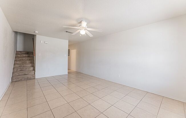 2 beds, 2.5 baths, 1,100 sqft, $800, Unit Unit B