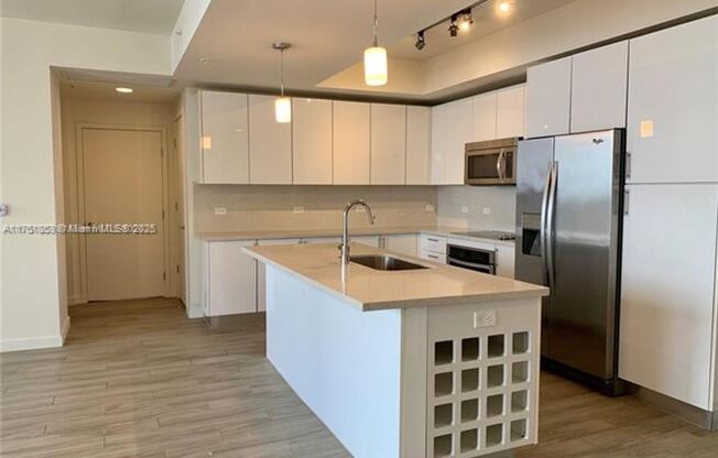 999 SW 1st Ave unit 3206 (A11751853)
