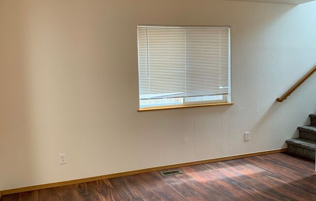 3 Bdrm 1.5 Ba | Muldoon & Tudor area | AVAILABLE NOW!!